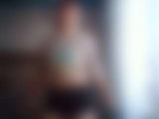 Live cam show with LaveraBigley - New Brown Eyes on Camsoda