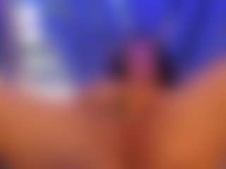 Live cam show with Lynn-Morgan - Bikini on Camsoda