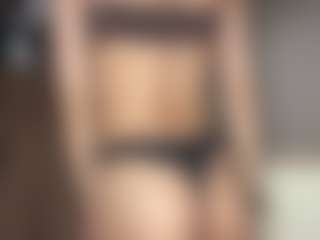 Live cam show with MadieBazzel - Indian Striptease on Livezox | france