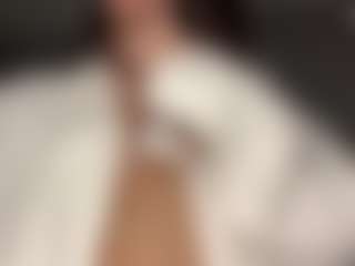 Live cam show with MadieBazzel - Public on madthumbs