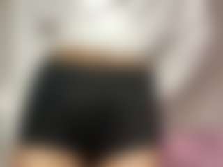 Live cam show with MadieBazzel - Public Brown Hair on intimatelivegirls.com