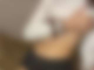 Live cam show with MadieBazzel - Erotic Dance on xDating