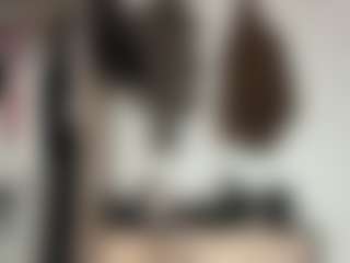 Live cam show with MadieBazzel - Hairy Pussy on Dare Cams