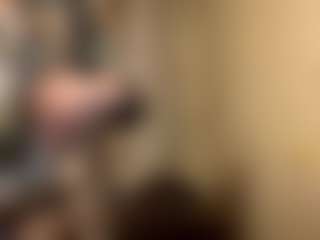 Live cam show with MariTown - Shower on Gym Cam Girls