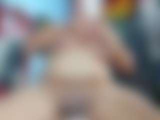 Live cam show with RoseDawson08 - Smoking on Free Soda