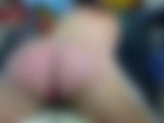 Live cam show with RoseDawson08 - Smoking on Ass Tok