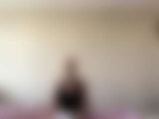 Live cam show with SeemaColonna - Curvy Teen (18+) on madthumbs