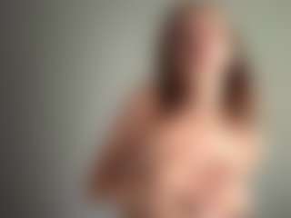 YevetteGuyon's Live Sex Cam Show