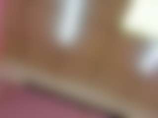 Live cam show with EmilyBrooksSS - Brown Eyes on livesuperchat.net