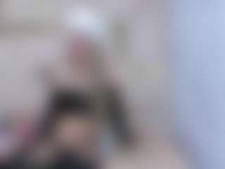 Live cam show with EmilyBrooksSS - Brown Eyes on intimatelivegirls.com