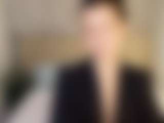 Live cam show with Lilly-Blossomm - Body Massage on Milfs Live