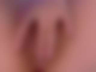 Live cam show with milu-razzo - Athletic Young Adult on Dolls Live