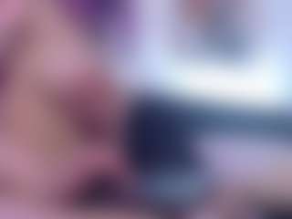 Live cam show with milu-razzo - Athletic Public on SmokeAndPoke