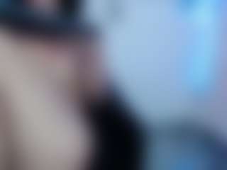 Roxy-Wild's Live Sex Cam Show