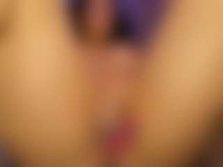 Live cam show with SweettObsession - Brown Eyes Curvy on Camsoda