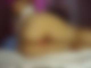 Bubblebeeee's Live Sex Cam Show