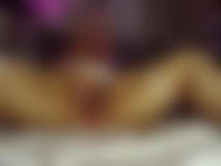 Bubblebeeee's Live Sex Cam Show