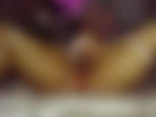 Bubblebeeee's Live Sex Cam Show