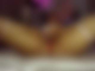 Bubblebeeee's Live Sex Cam Show