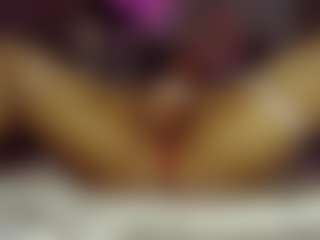 Bubblebeeee's Live Sex Cam Show
