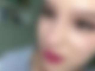 Live cam show with Beatrice - Spy Petite on Dolls Live