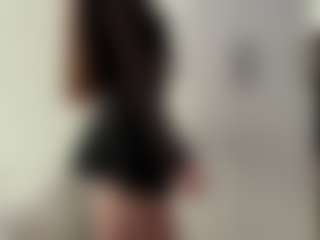 Live cam show with Beatrice - Nipple Piercings on x69.live