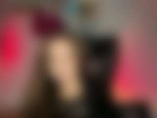 Live cam show with Beatrice - Nipple Piercings on SmokeAndPoke