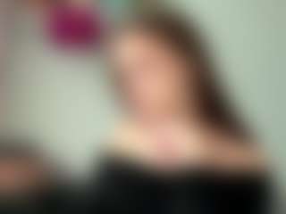 Live cam show with Beatrice - Athletic Public on sexylive.show
