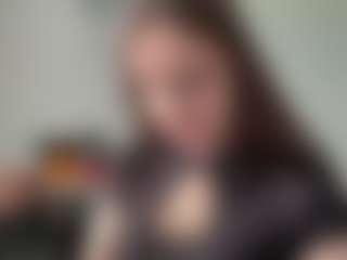 Live cam show with Beatrice - Blowjob Brown Hair on Dare Cams