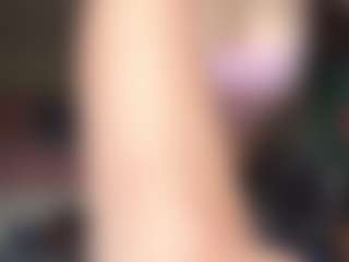 Live cam show with GildaLebeck - Nipple Piercings on CamwithHer