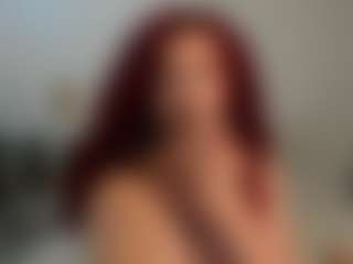 Live-Cam-Show mit LucyGrayyy - Big Tits auf Camsoda