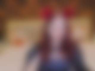 Live cam show with MelodiLady - Facial on Camsoda