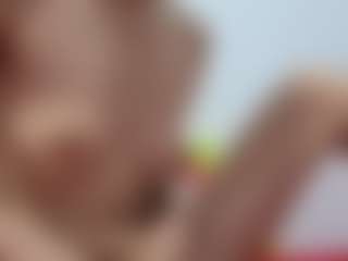 Mirza1992, modelo webcam MILF transmitiendo en vivo