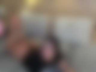 Scarlett-Saenz's Live Sex Cam Show