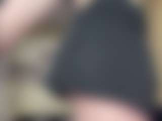 Live cam show with TiffaniePadmore - Strip on CamwithHer