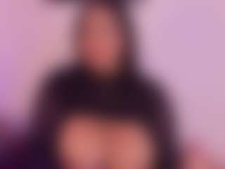Pamela-tomas's Live Sex Cam Show