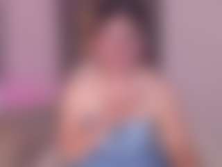 Live cam show with Ashly-andrews - New Brown Eyes on StripNow