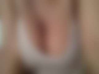 Live cam show with chelseamillz - BBW on CamSextacy