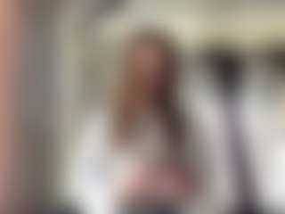 CorinnaVanlue's Live Sex Cam Show