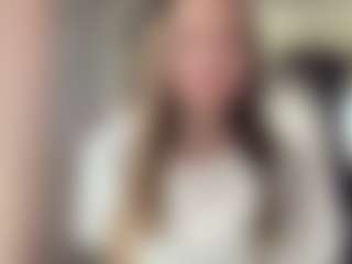 CorinnaVanlue's Live Sex Cam Show