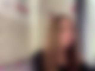 CorinnaVanlue's Live Sex Cam Show