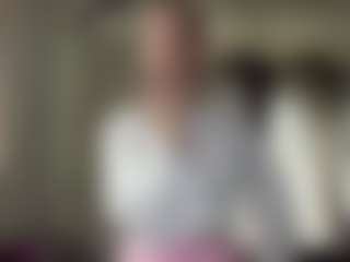CorinnaVanlue's Live Sex Cam Show