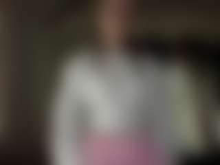 Live cam show with CorinnaVanlue - New Young Adult on CamwithHer
