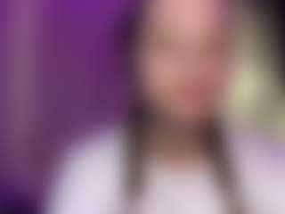 CorinnaVanlue's Live Sex Cam Show