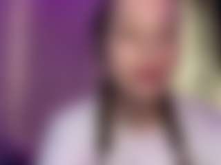 CorinnaVanlue's Live Sex Cam Show