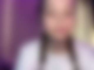 CorinnaVanlue's Live Sex Cam Show