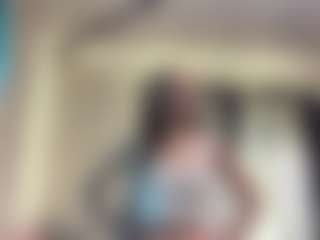 Live cam show with CorinnaVanlue - Smoking on AdultVida.com