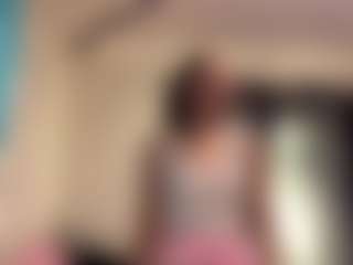 Live cam show with CorinnaVanlue - Brown Hair on Camsoda