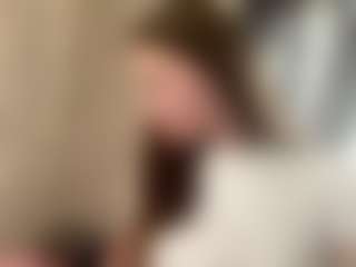 CorinnaVanlue's Live Sex Cam Show