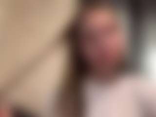 CorinnaVanlue's Live Sex Cam Show